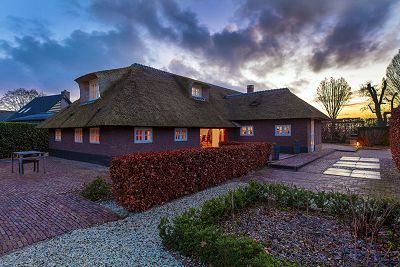 RD s podkrovím, posilovňou a saunou v meste Hengelo, NL, pozemok 5-árový...Cena: 595.000,- euro