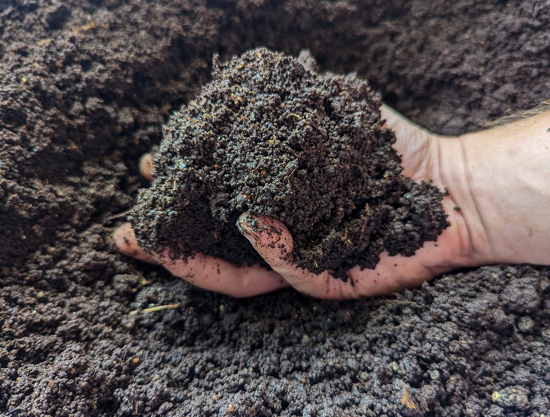 Kompost od mnohonôžok - doplnkový substrát pre izbové rastliny