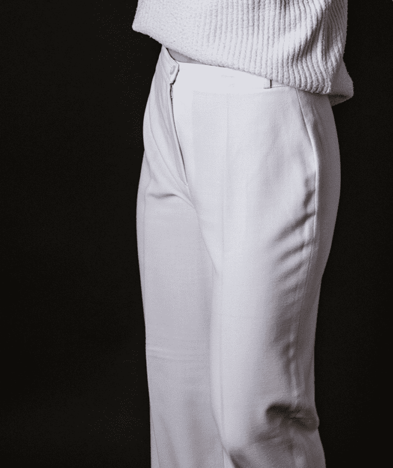 Ľahké biele nohavice