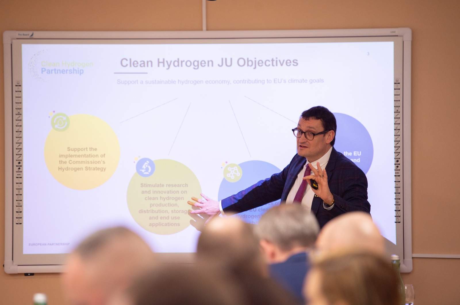 Vodík môže zohrať dôležitú úlohu pri riešení energetických  a klimatických problémov regiónov Slovenska