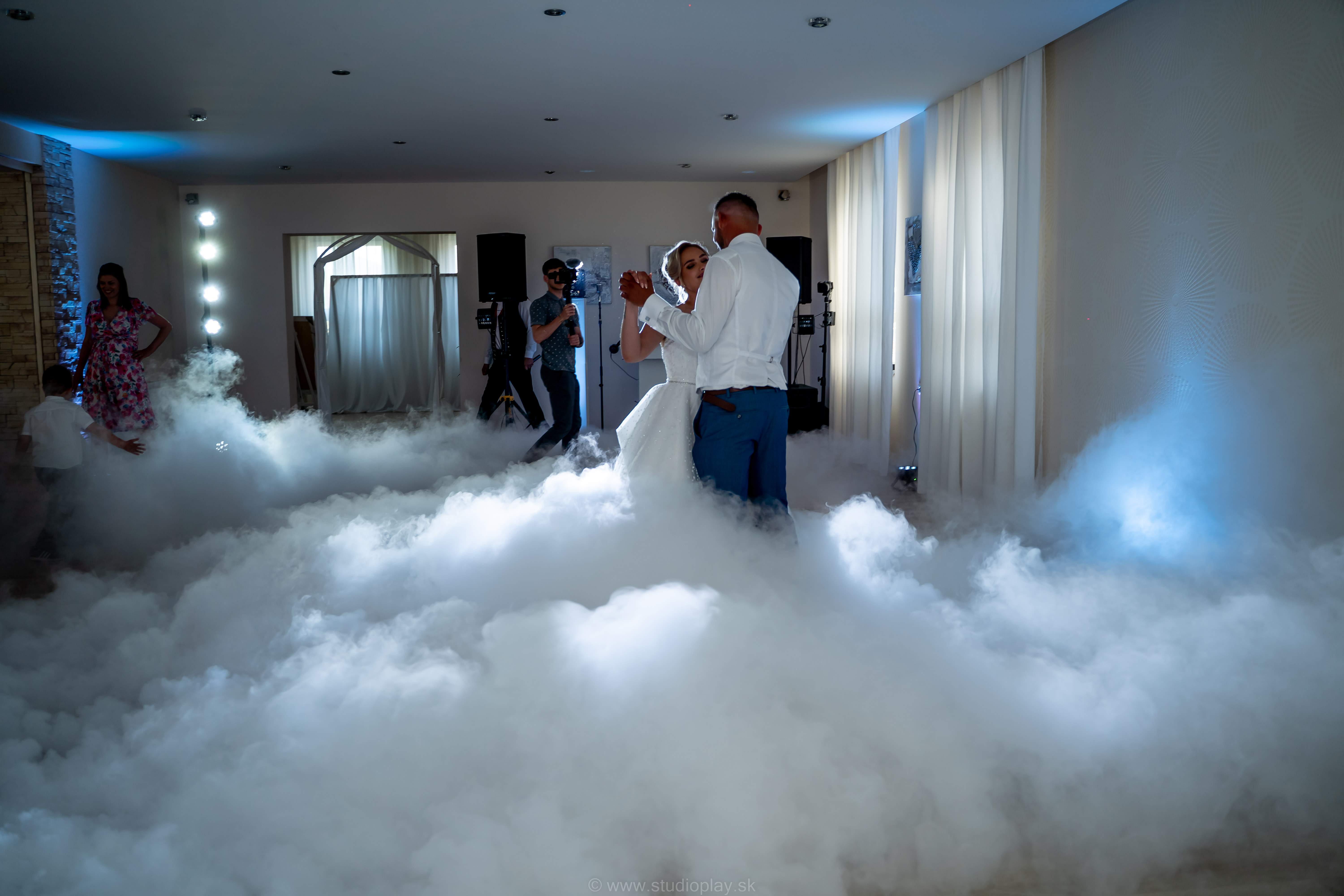 Svadba v oblakoch
