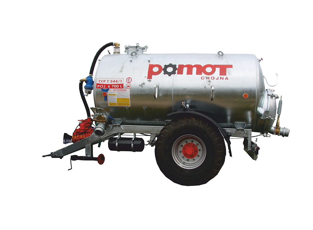 Cisterna od firmy Pomot s objemom 6 700 litrov, jednonápravová cisterna za traktor