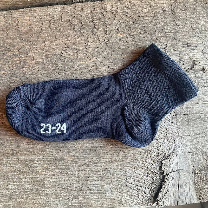 Športové elastické ponožky stredne vysoké - BEZ VZORU tmavomodré
