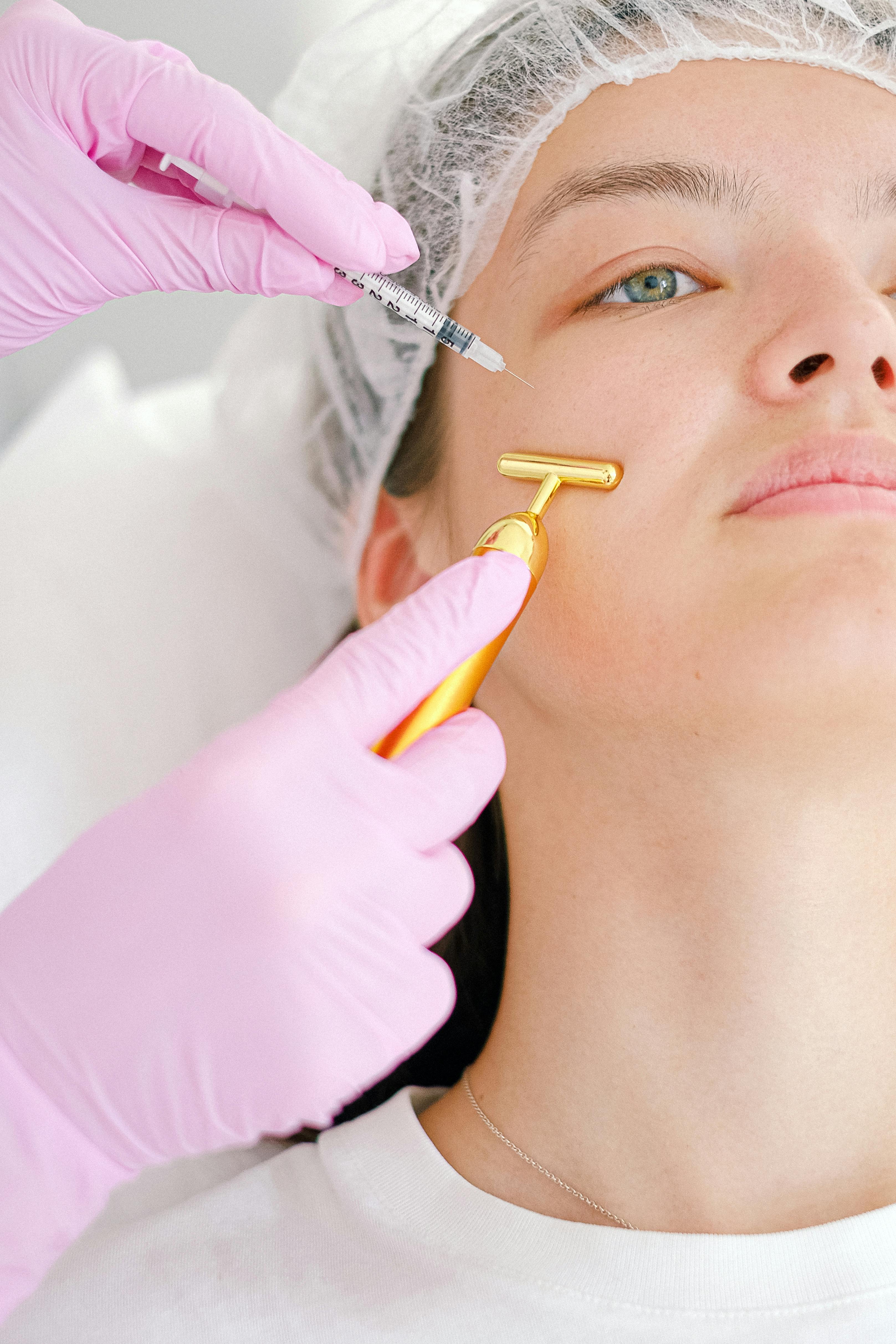 Pezinok, Eterna etshetic, microneedling, skinpen, kolagén, elastín, pigmentové škvrny, vrásky, Eterna Esthetic, Pezinok, estetická medicína, mikroihličkovanie, omladenie tváre, jazvy, akné, Teosyal Redensity I, Aquashine, Juvederm Volite, Bratislava, Trnava