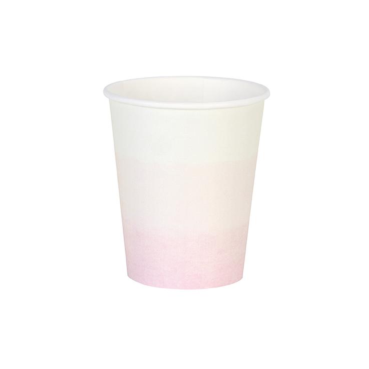 Ružové papierové poháre na party