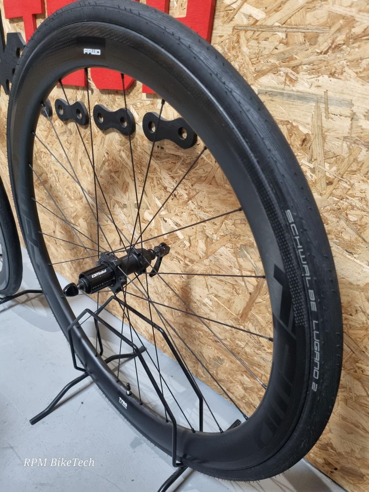 Používané Karbónové kolesá FFWD TYRO 2 45 mm, MattBlack, plášť, ráfkové brzdy