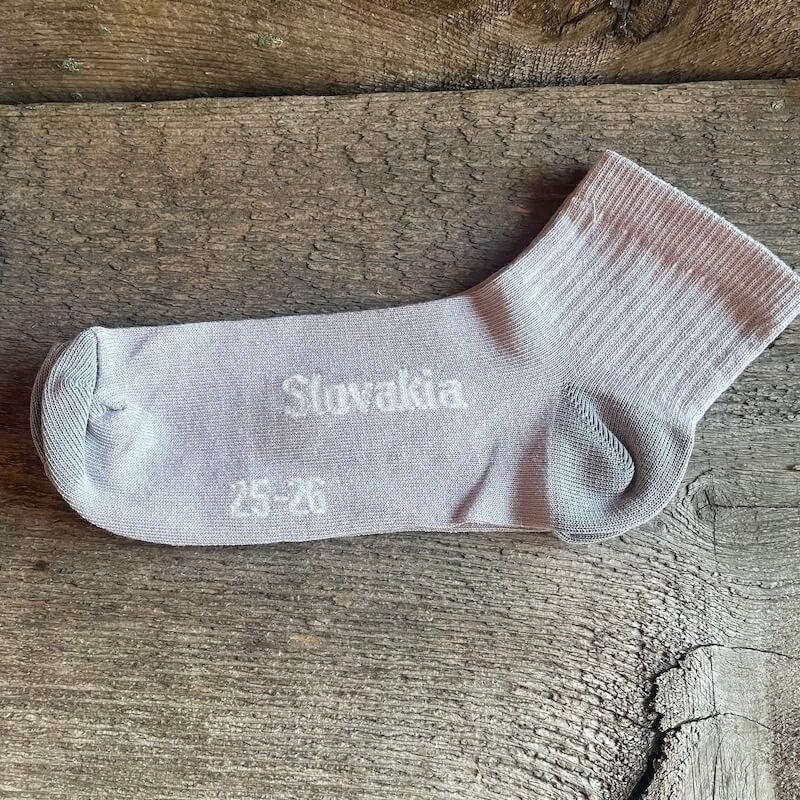 Športové elastické ponožky stredne vysoké - Slovakia bledošedé