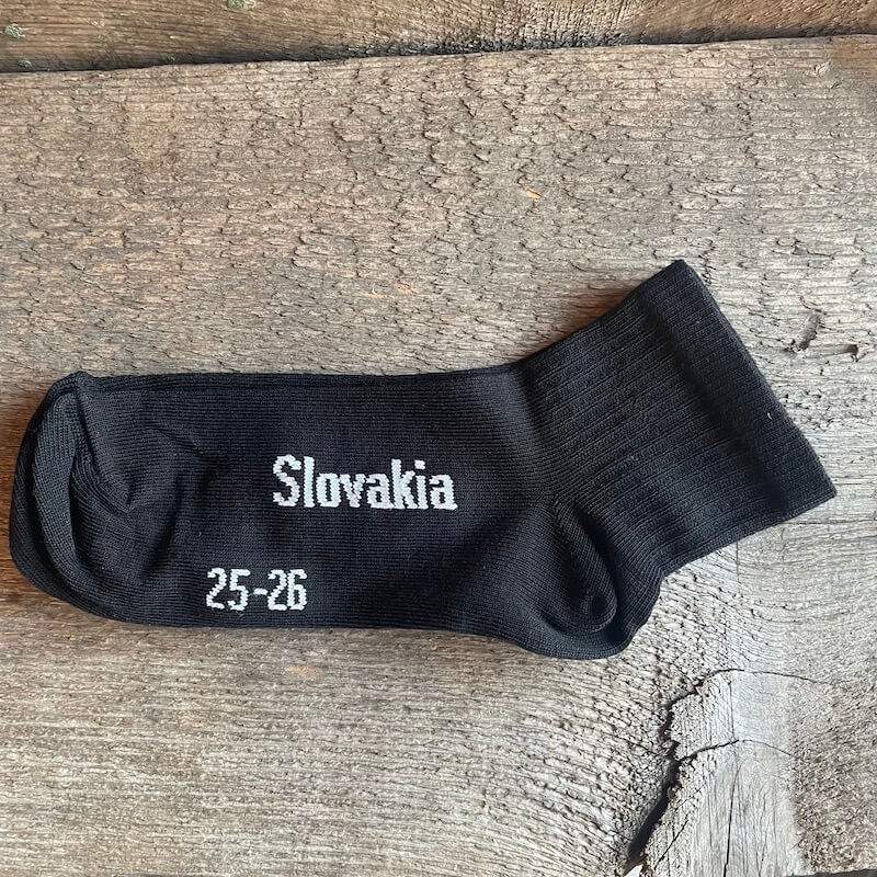 Športové elastické ponožky stredne vysoké - Slovakia čierne