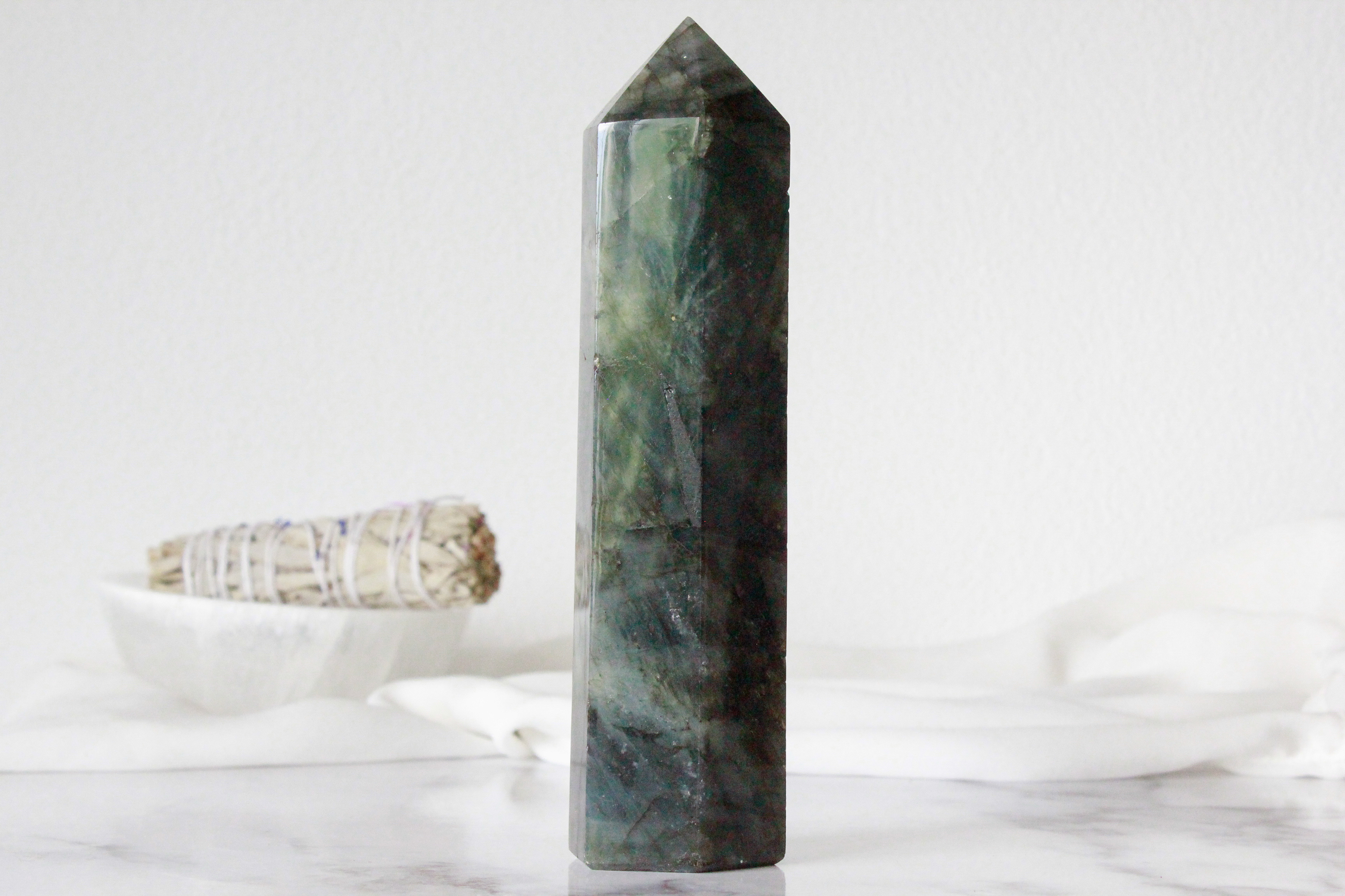 Labradorit Obelisk (600g, 18,5cm)