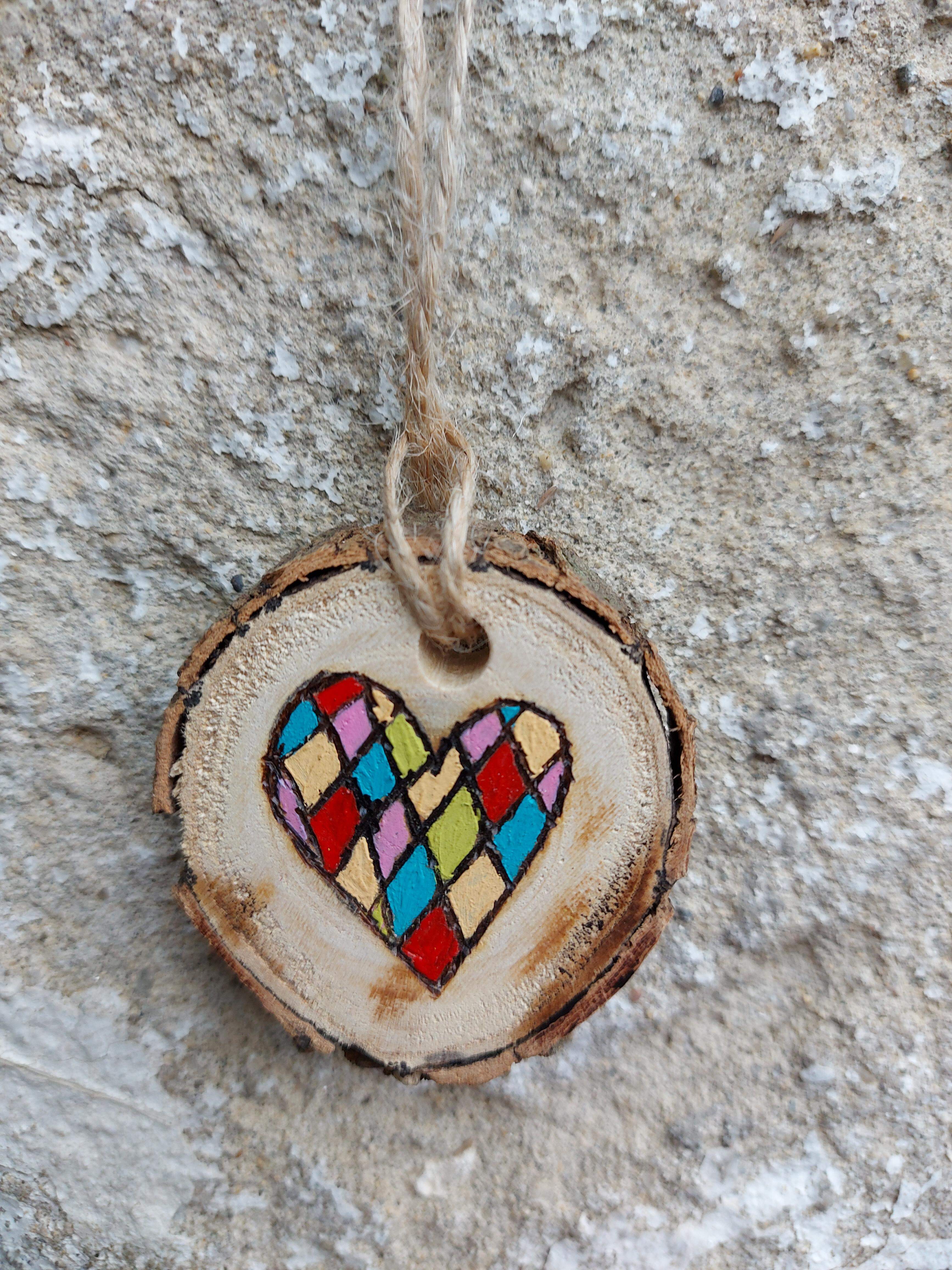 Ozdoba na dreve Valentín, maľovaná - srdce farebné