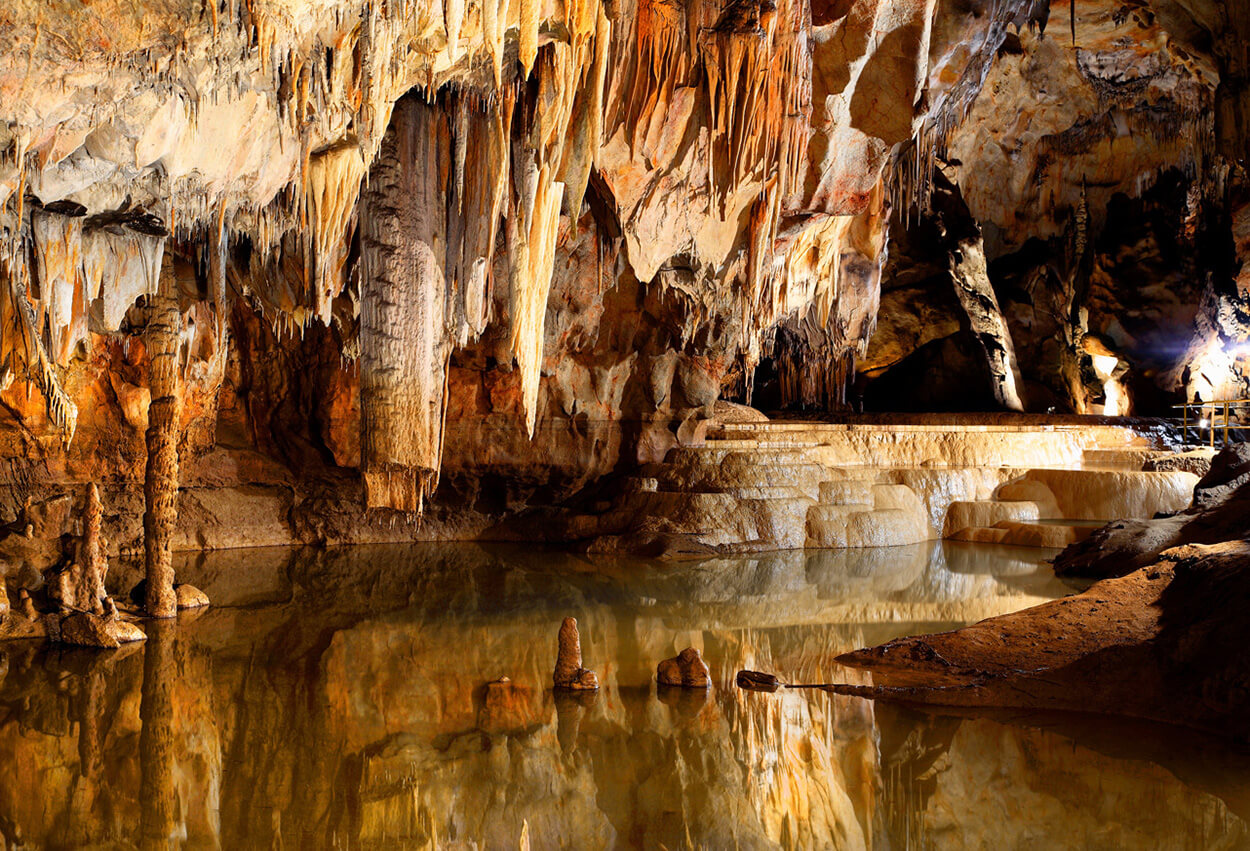 6 najvzácnejších slovenských jaskýň