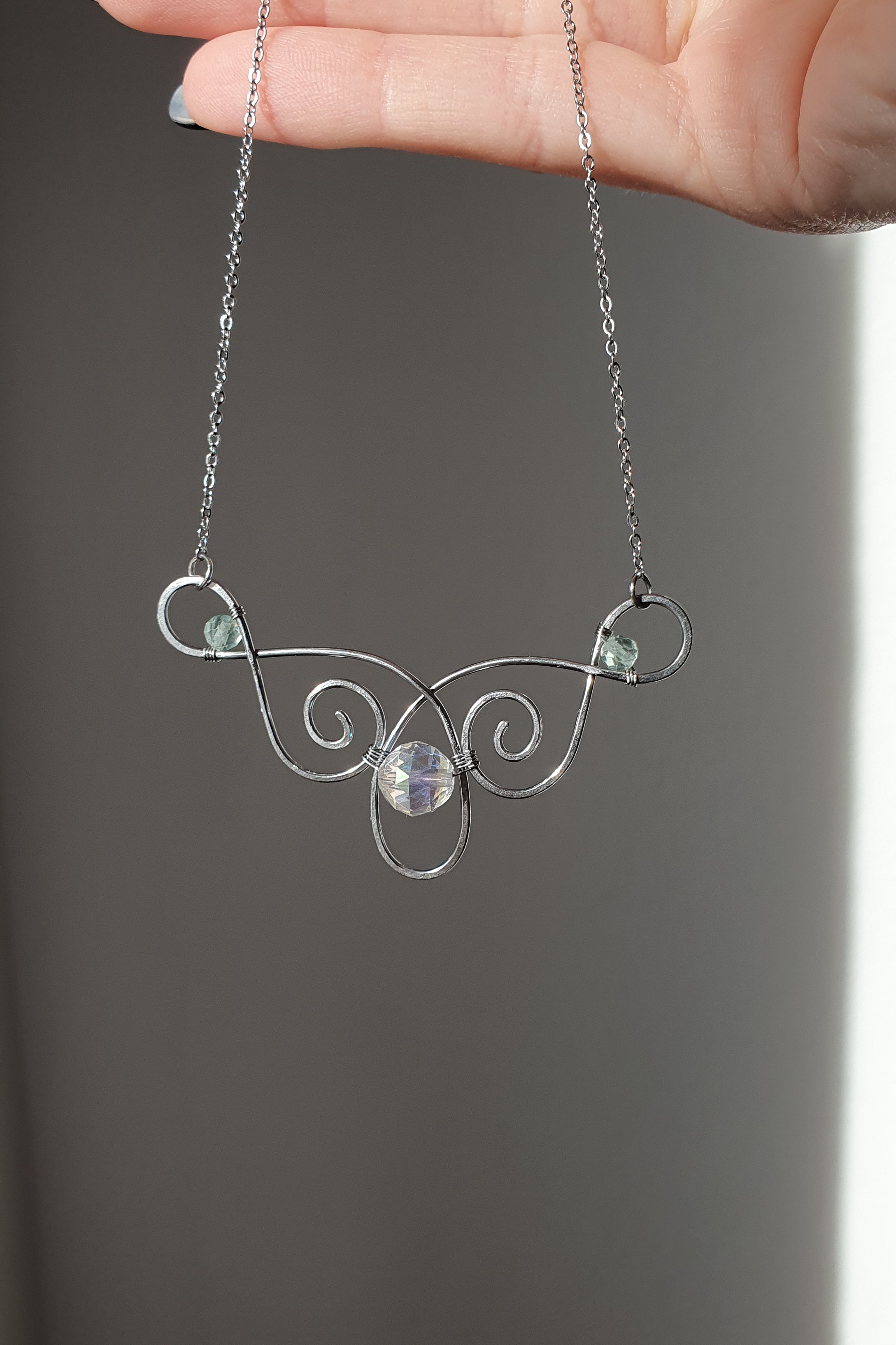 Elfský náhrdelník (Krištáľ aura a Fluorit)