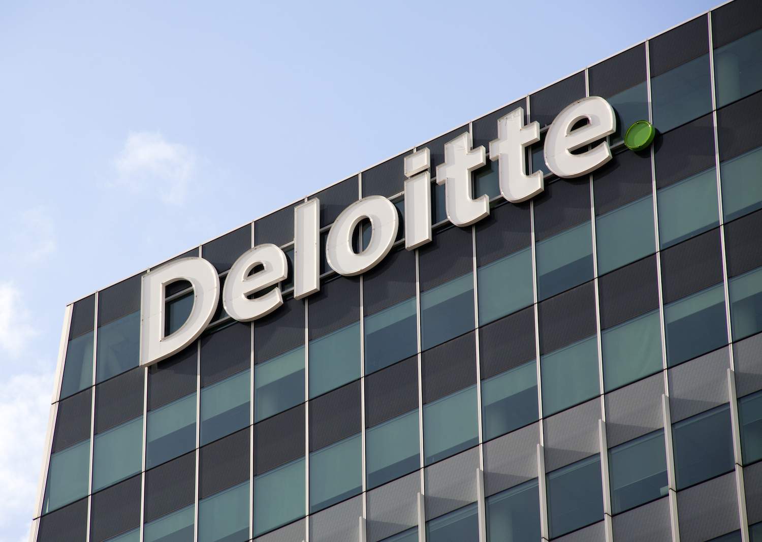 Deloitte a NYDIG vytvorili alianciu s cieľom pomôcť podnikom prijímať bitcoiny
