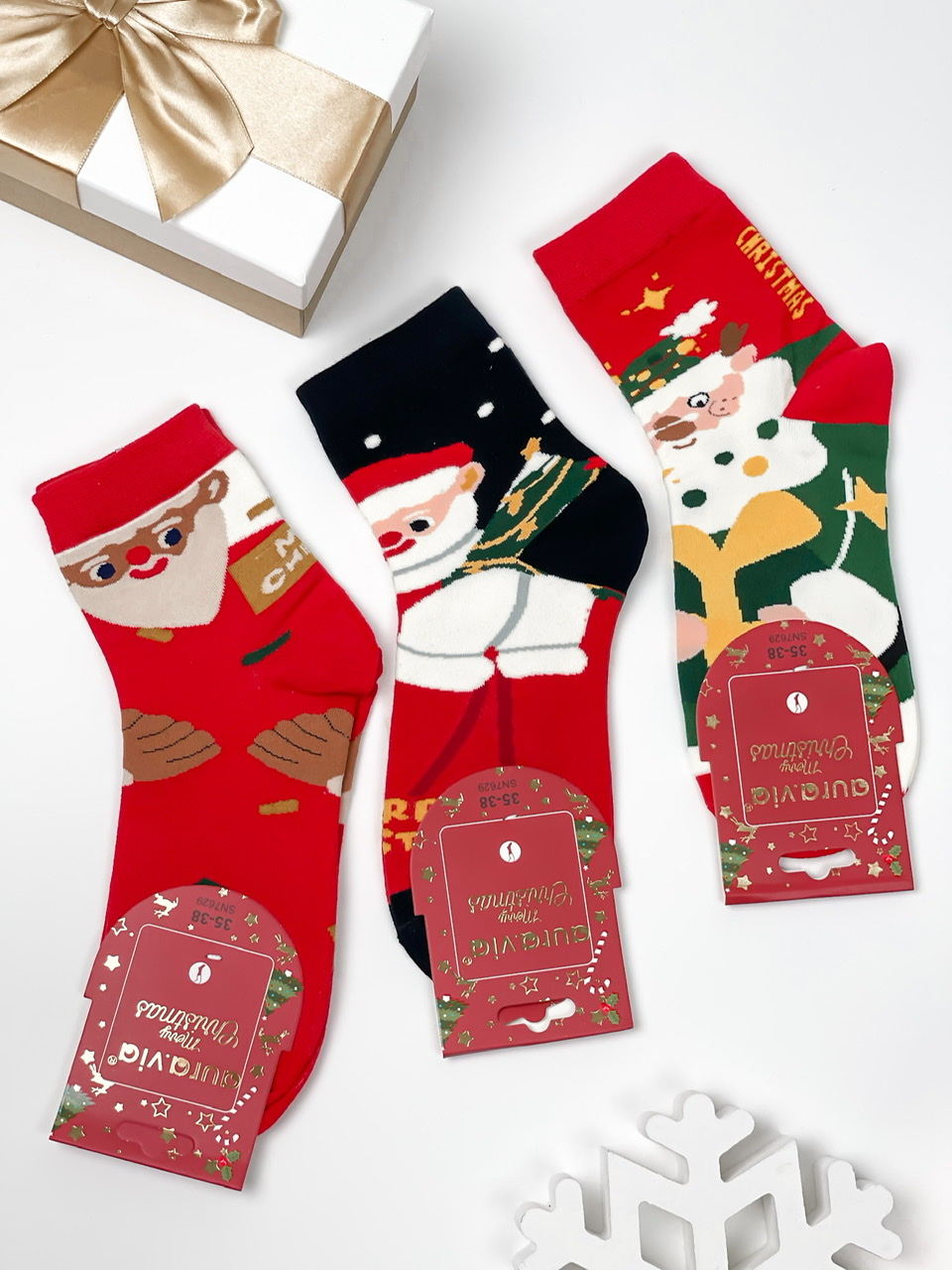 Viacfarebný set vianočných ponožiek AURA (3ks)