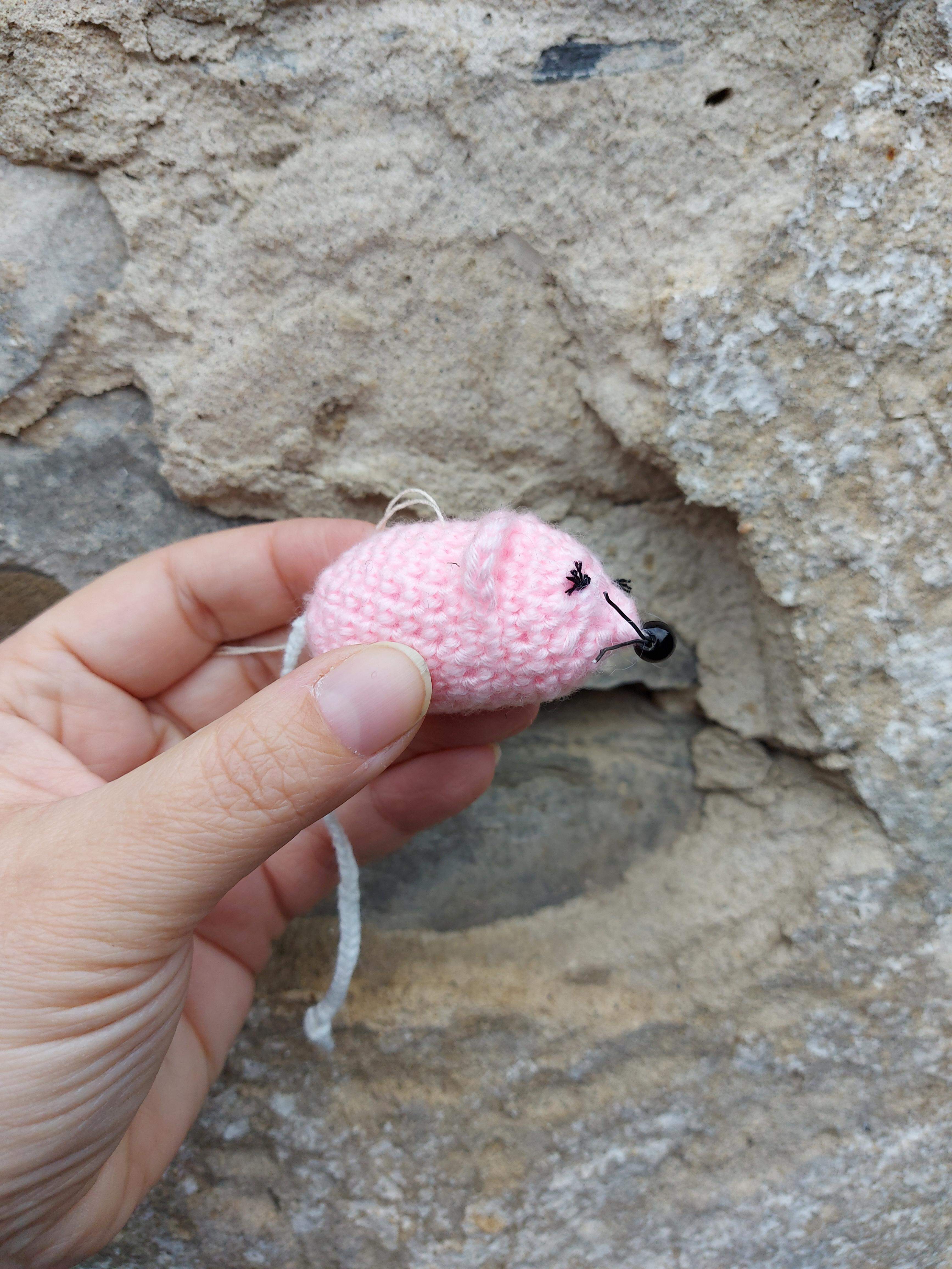 Myška háčkovaná ružová