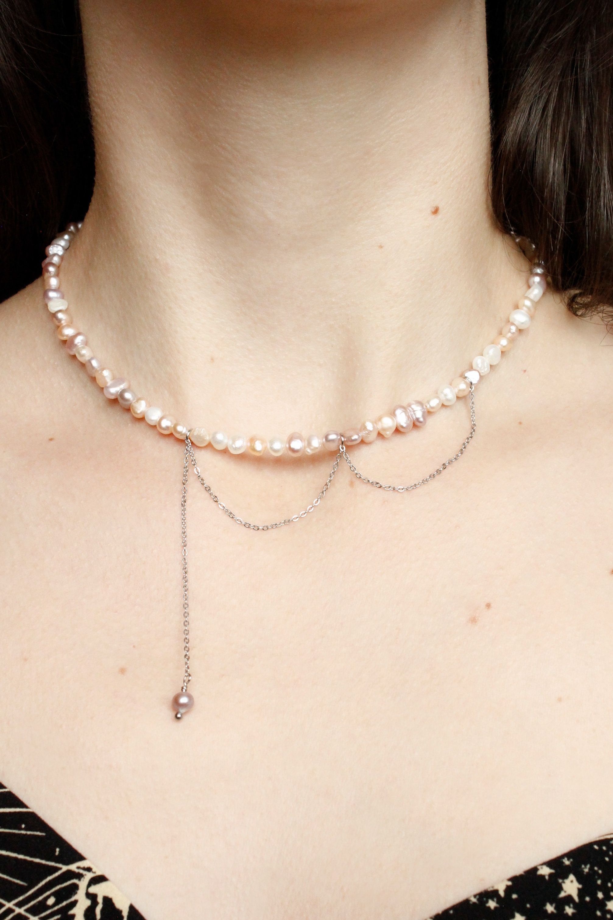 Perlový náhrdelník s retiazkou