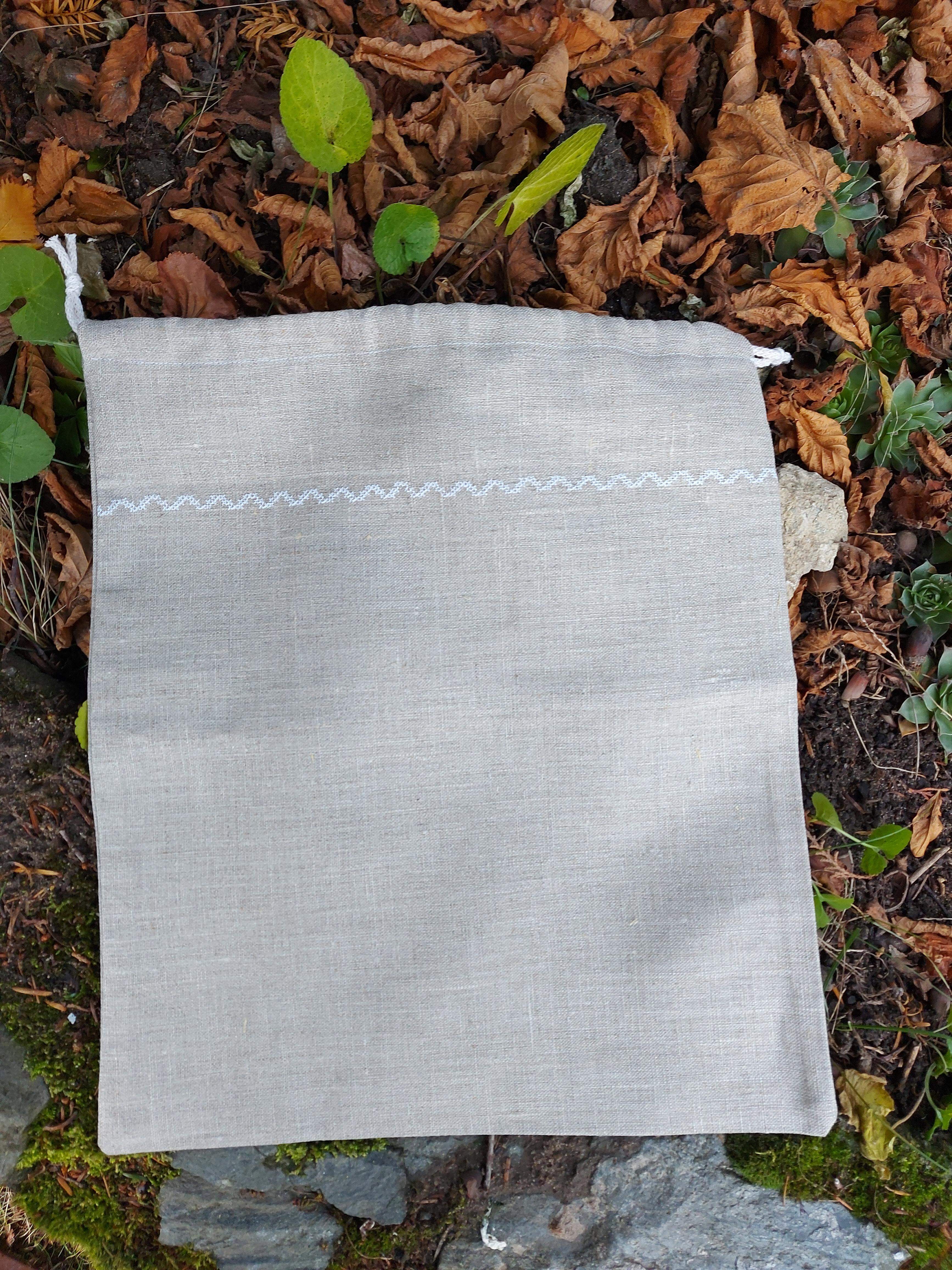 Ľanové vrecko na pečivo s bielym vzorom