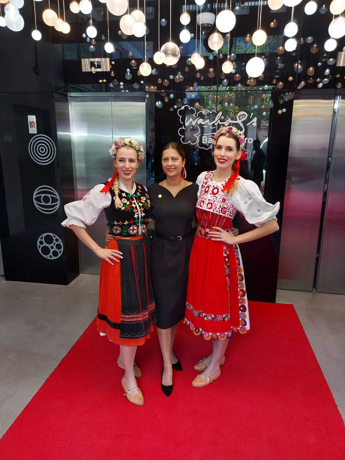 Naše hostesky počas národného dňa Slovenska na svetovej výstave Expo v Dubaji.