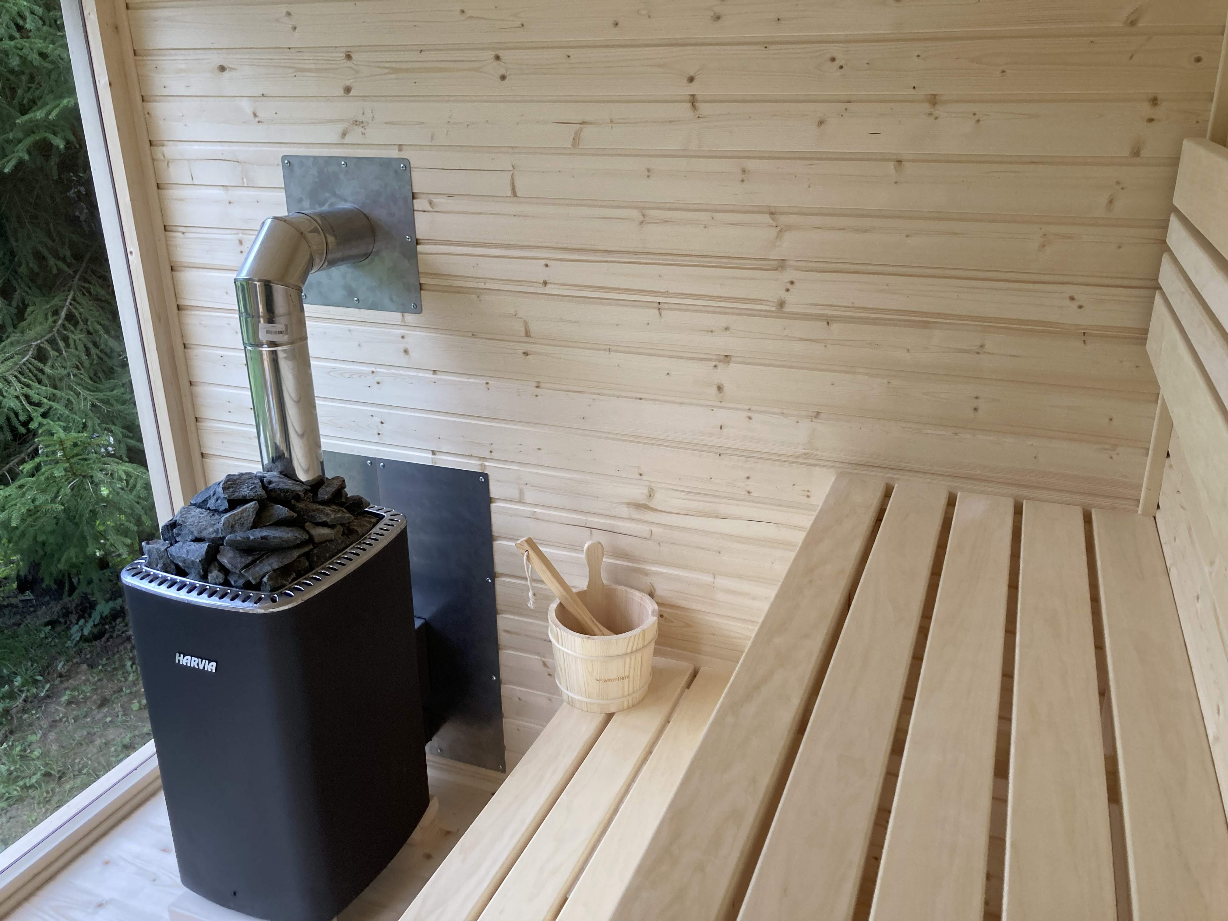 Teplá a útulná drevená sauna