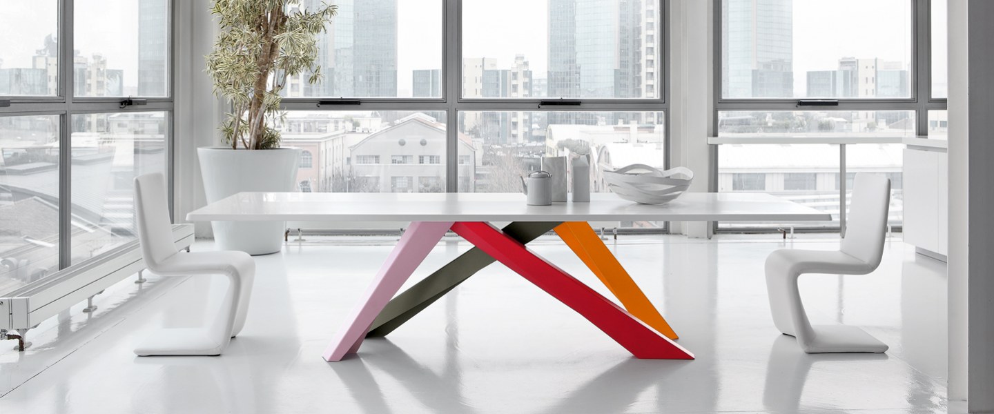 BONALDO Italy – Big Table design by Alain Gilles – hra s rovnováhou