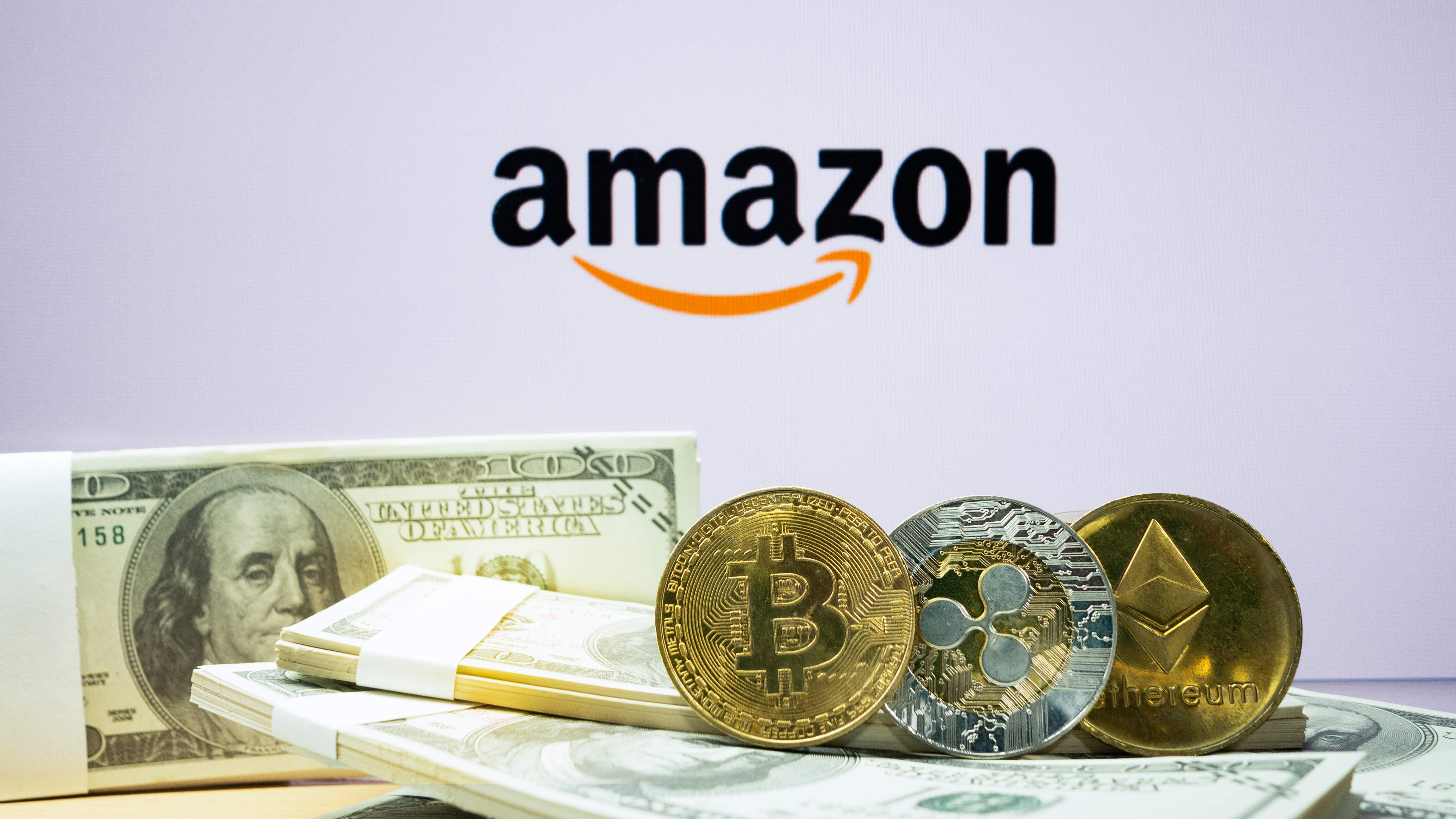 Prebudil sa Bitcoin po korekcii, alebo bude v korekcii ešte pokračovať? Bude Amazon akceptovať platby v Bitcoinoch?