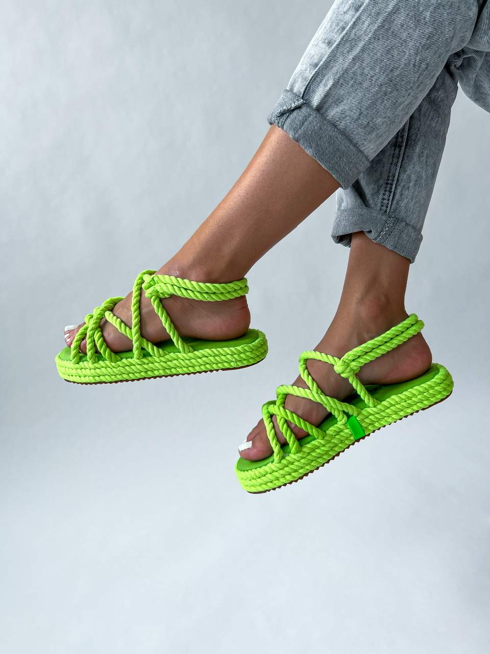 Neónovo-zelené sandále TALLA