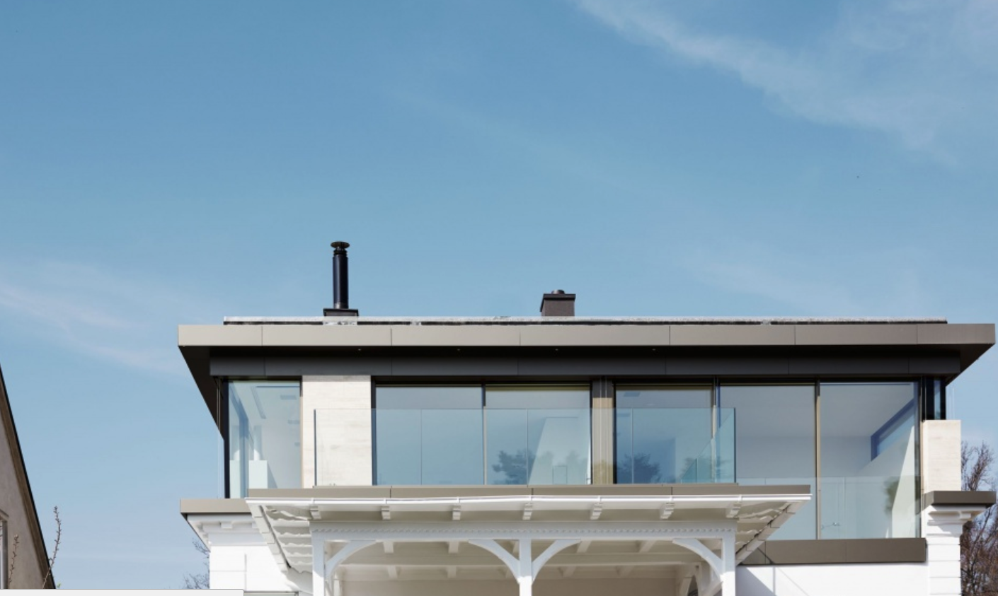 Alucobond sonder hinterluftete Fassade in Dach, Glasgeländer