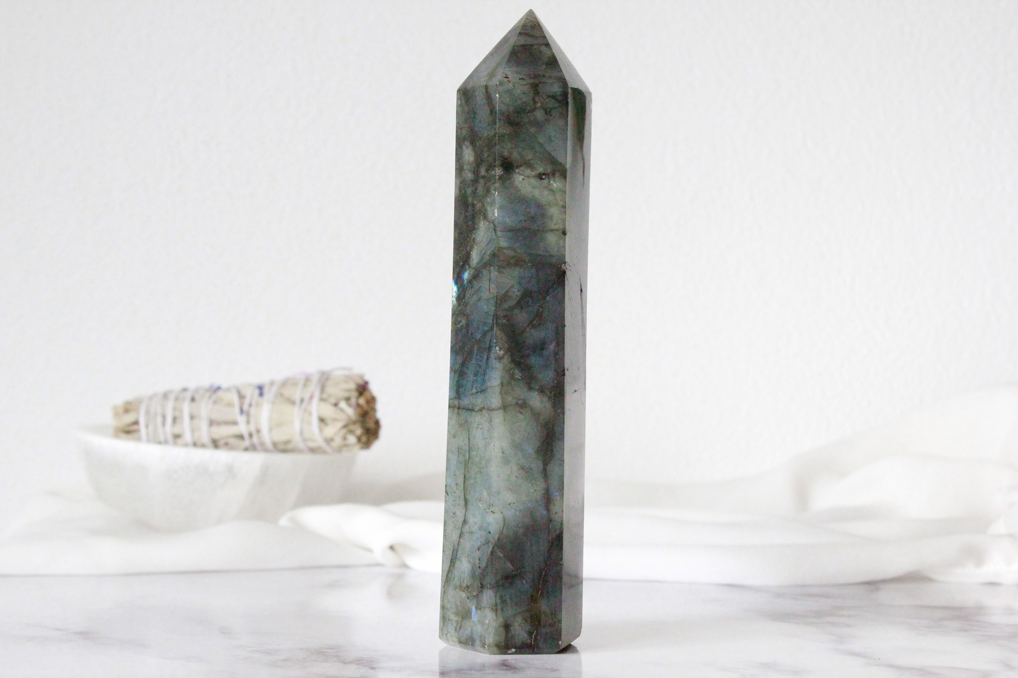 Labradorit Obelisk (600g, 18,5cm)