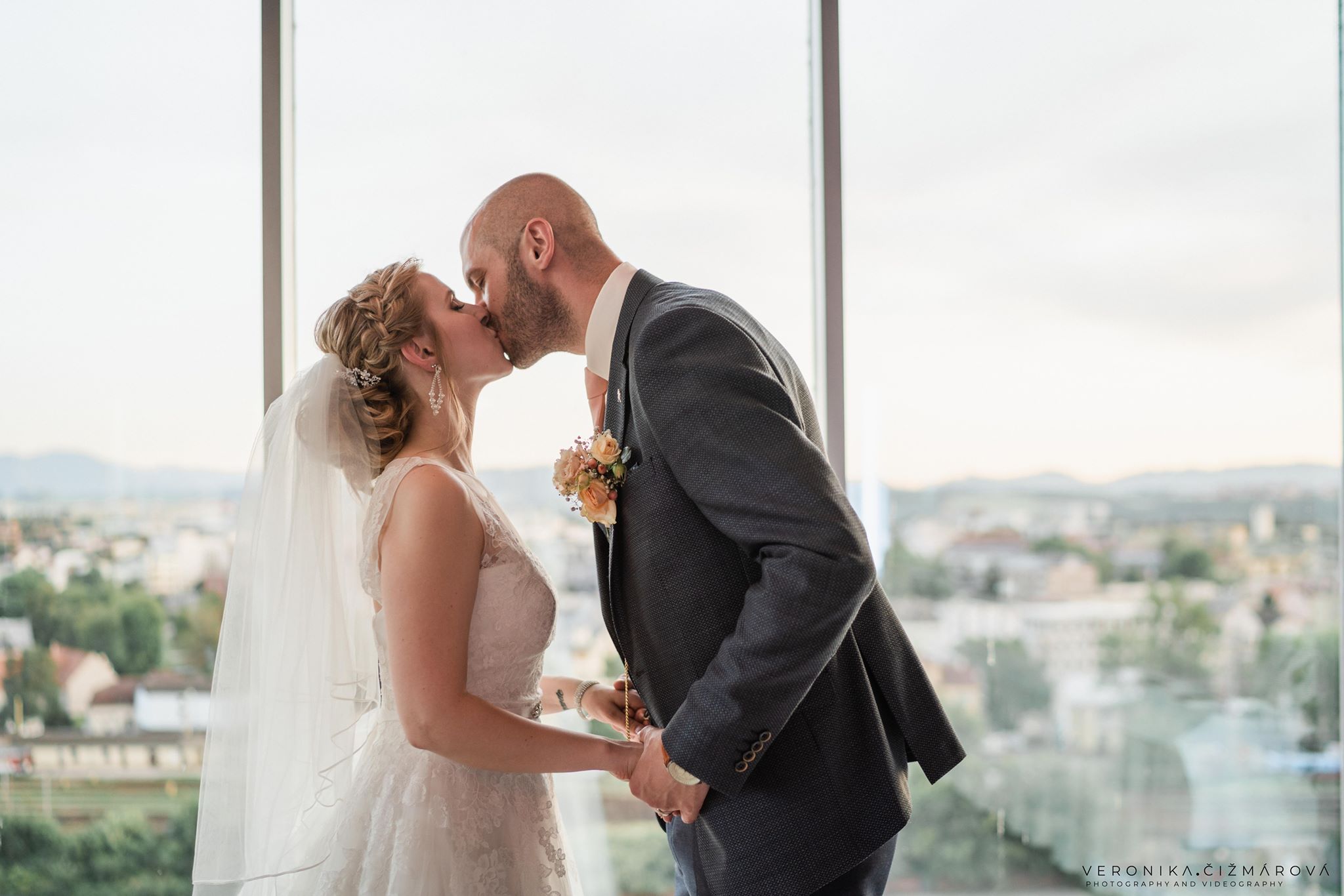 Veronika & Connor | slovensko-írska svadba v Pancha Skybar Žilina